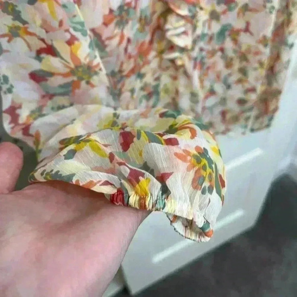 Lauren Conrad LC floral ruffled sheer blouse size small - Picture 11 of 12